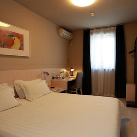 Jinjiang Inn Wuhan Optical Valley Finance Habour Exterior photo
