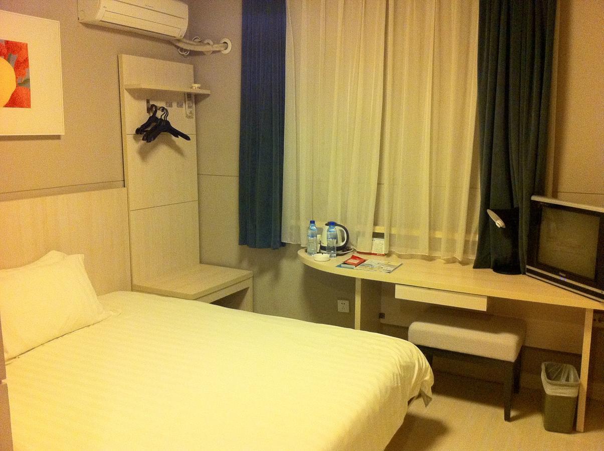Jinjiang Inn Wuhan Optical Valley Finance Habour Exterior photo